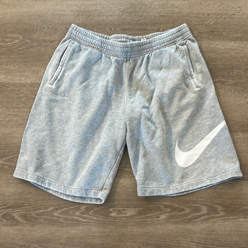 Men Nike shorts